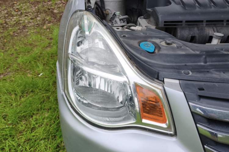 Used Nissan Sylphy 2009 1.6XE Automatic Comfort Edition Right Front Headlight