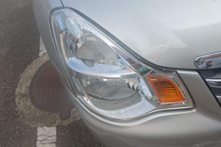 Used Nissan Sylphy 2009 1.6 XL Manual Luxury Sunroof Edition Right Front Headlight
