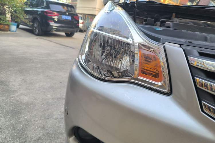 Used Nissan Sylphy 2009 2.0XL CVT Luxury Sunroof Edition Right Front Headlight