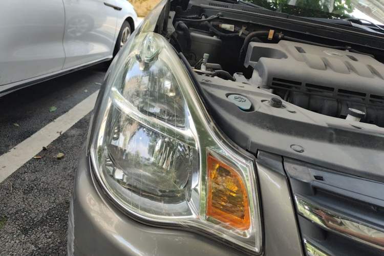 Used Nissan Sylphy 2009 1.6XL Automatic Luxury Sunroof Edition Right Front Headlight