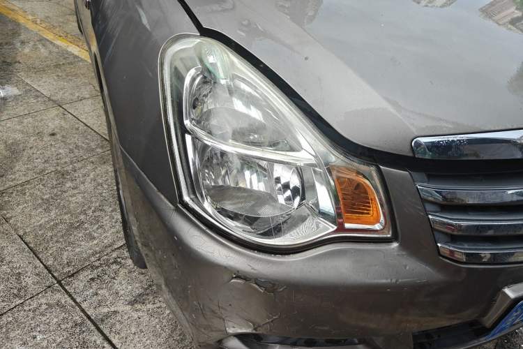 Used Nissan Sylphy 2009 1.6XE Manual Comfort Edition Right Front Headlight