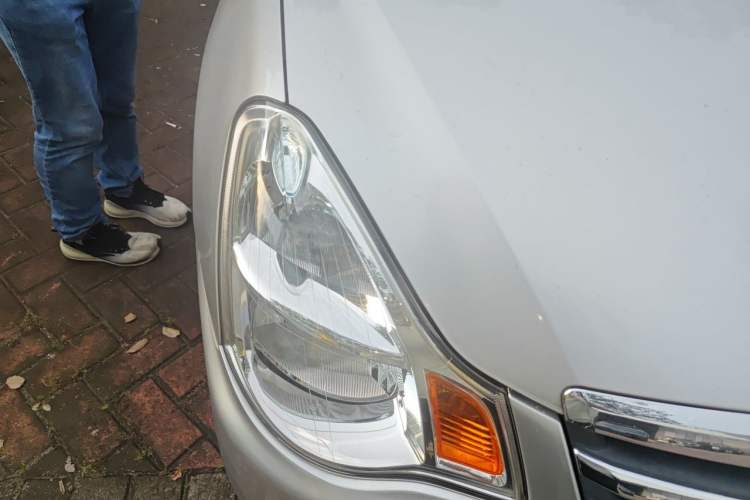 Used Nissan Sylphy 2009 1.6XE Automatic Comfort Edition Right Front Headlight