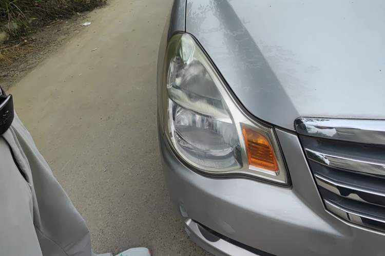 Used Nissan Sylphy 2009 1.6XE Manual Comfort Edition Right Front Headlight