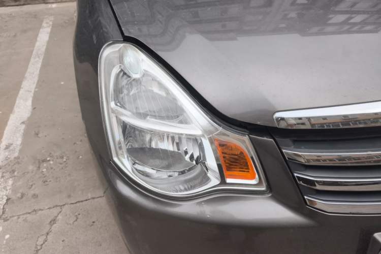 Used Nissan Sylphy 2009 1.6XL Automatic Luxury Sunroof Edition Right Front Headlight
