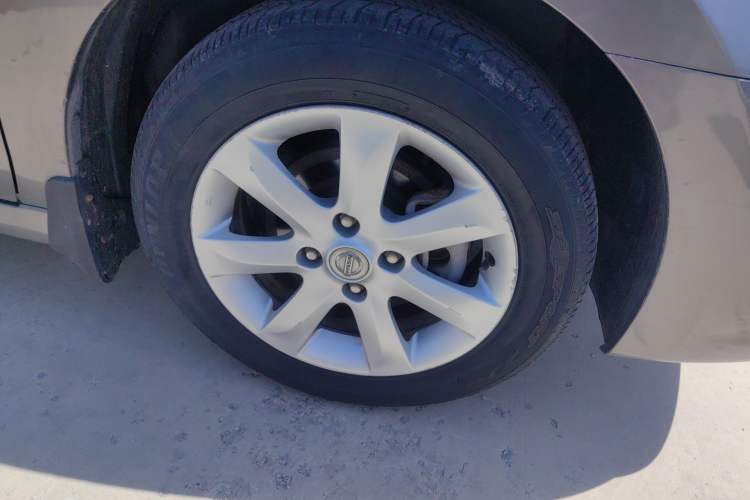 Used Nissan Sylphy 2009 1.6XE Automatic Comfort Edition Right Front Wheel Hub