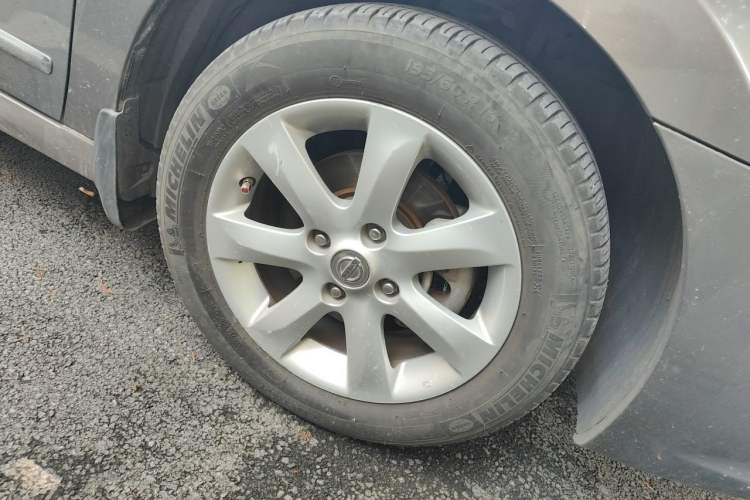 Used Nissan Sylphy 2009 1.6XL Automatic Luxury Sunroof Edition Right Front Wheel Hub