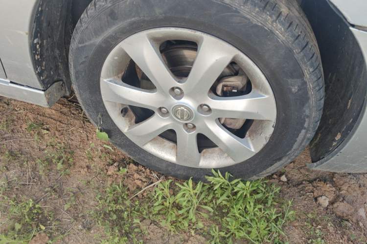 Used Nissan Sylphy 2009 1.6XL Automatic Luxury Sunroof Edition Right Front Wheel Hub