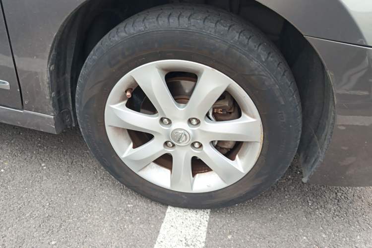 Used Nissan Sylphy 2009 1.6XL Automatic Luxury Sunroof Edition Right Front Wheel Hub