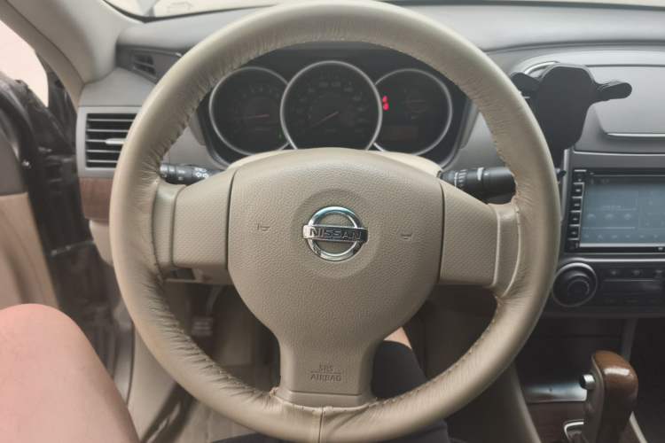 Used Nissan Sylphy 2009 1.6XL Automatic Luxury Sunroof Edition Steering Wheel