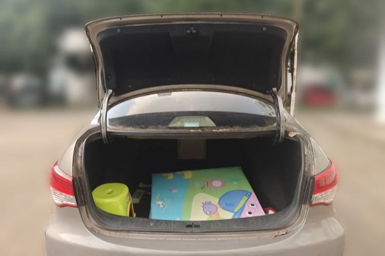 Used Nissan Sylphy 2009 1.6 XL Manual Luxury Sunroof Edition Trunk