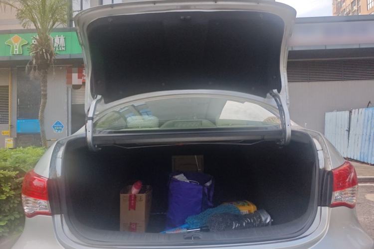 Used Nissan Sylphy 2009 1.6 XL Manual Luxury Sunroof Edition Trunk
