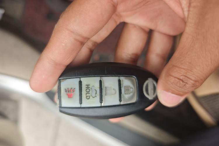 Used Nissan Sylphy 2009 1.6XL Automatic Luxury Sunroof Edition Vehicle Key