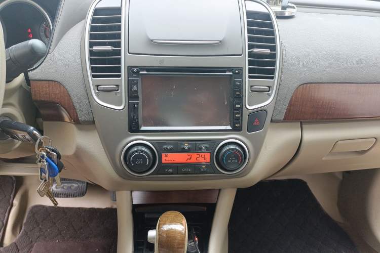 Used Nissan Sylphy 2009 1.6XE Automatic Comfort Edition Audio And AC Panel