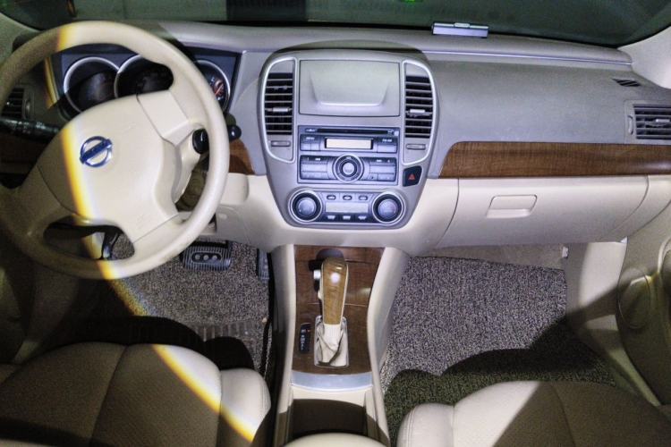 Used Nissan Sylphy 2009 1.6XL Automatic Luxury Sunroof Edition Center Console