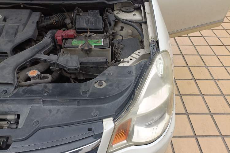 Used Nissan Sylphy 2009 1.6XE Automatic Comfort Edition Engine Bay Left
