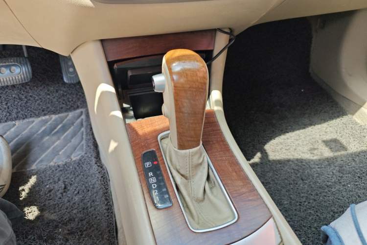 Used Nissan Sylphy 2009 1.6XE Automatic Comfort Edition Gear Lever