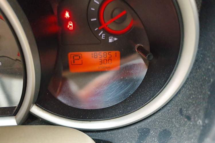 Used Nissan Sylphy 2009 1.6XL Automatic Luxury Sunroof Edition Odometer Close Up