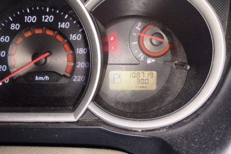 Used Nissan Sylphy 2009 1.6XL Automatic Luxury Sunroof Edition Odometer Close Up
