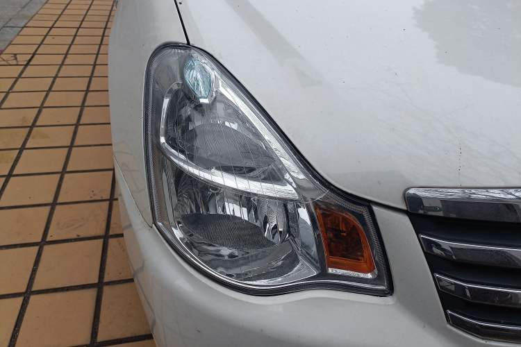Used Nissan Sylphy 2009 1.6XE Automatic Comfort Edition Right Front Headlight