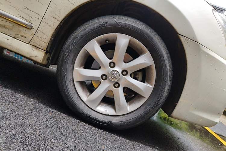 Used Nissan Sylphy 2009 1.6XL Automatic Luxury Sunroof Edition Right Front Wheel Hub