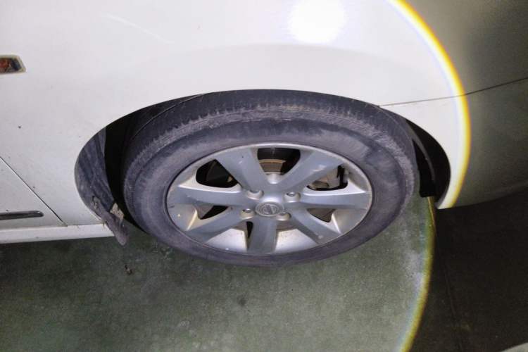 Used Nissan Sylphy 2009 1.6XL Automatic Luxury Sunroof Edition Right Front Wheel Hub