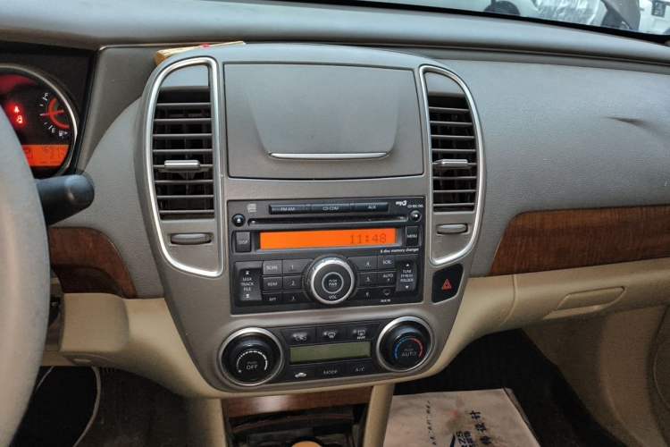 Used Nissan Sylphy 2009 2.0XL CVT Luxury Edition Audio And AC Panel
