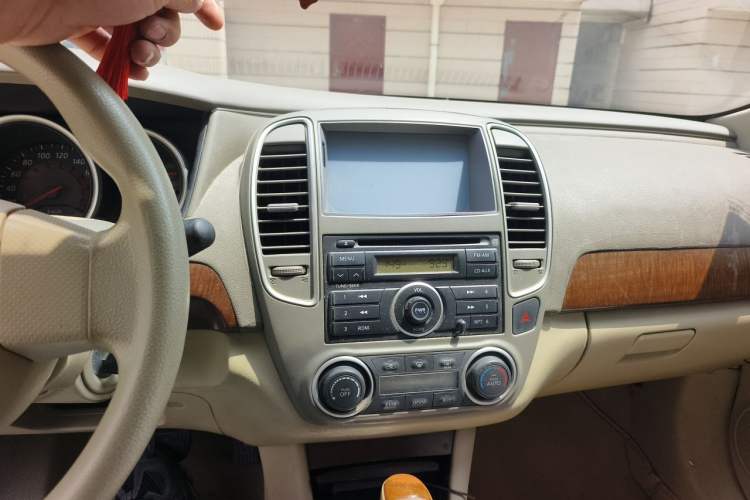 Used Nissan Sylphy 2009 1.6XE Automatic Comfort Edition Audio And AC Panel