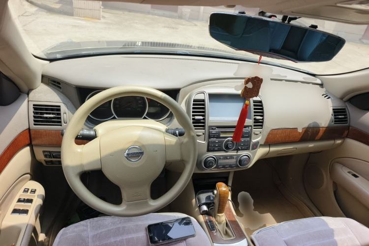 Used Nissan Sylphy 2009 1.6XE Automatic Comfort Edition Center Console