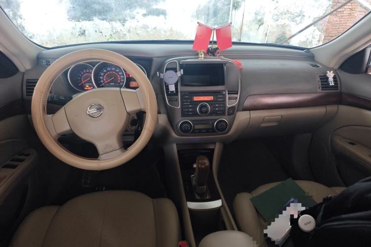 Used Nissan Sylphy 2009 1.6XE Automatic Comfort Edition Center Console