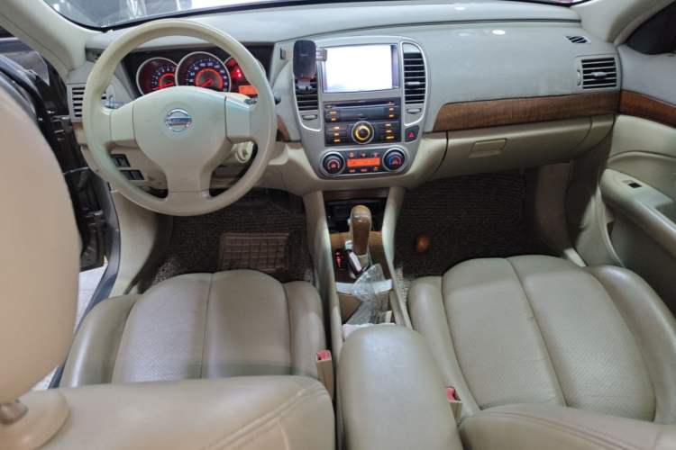 Used Nissan Sylphy 2009 1.6XL Automatic Luxury Sunroof Edition Center Console