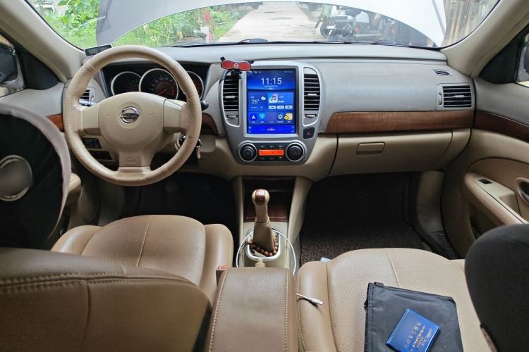Used Nissan Sylphy 2009 1.6XE Manual Comfort Edition Center Console