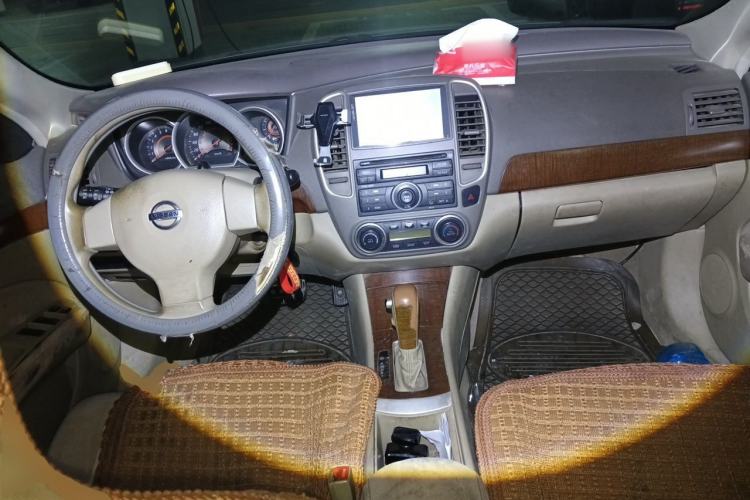 Used Nissan Sylphy 2009 1.6XE Automatic Comfort Edition Center Console