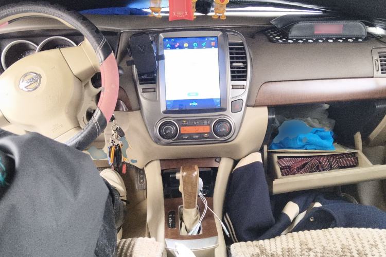 Used Nissan Sylphy 2009 1.6XE Automatic Comfort Edition Center Console