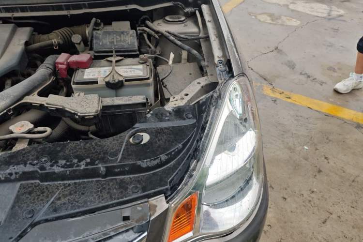 Used Nissan Sylphy 2009 1.6XE Manual Comfort Edition Engine Bay Left