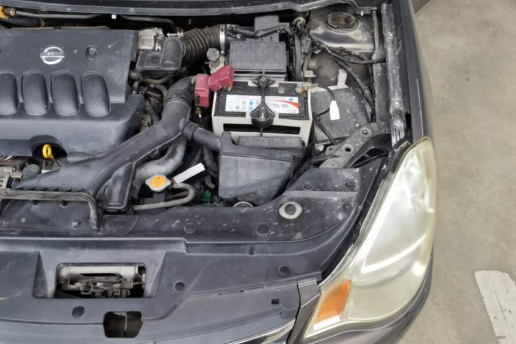 Used Nissan Sylphy 2009 2.0XL CVT Tech Sunroof Version Engine Bay Left