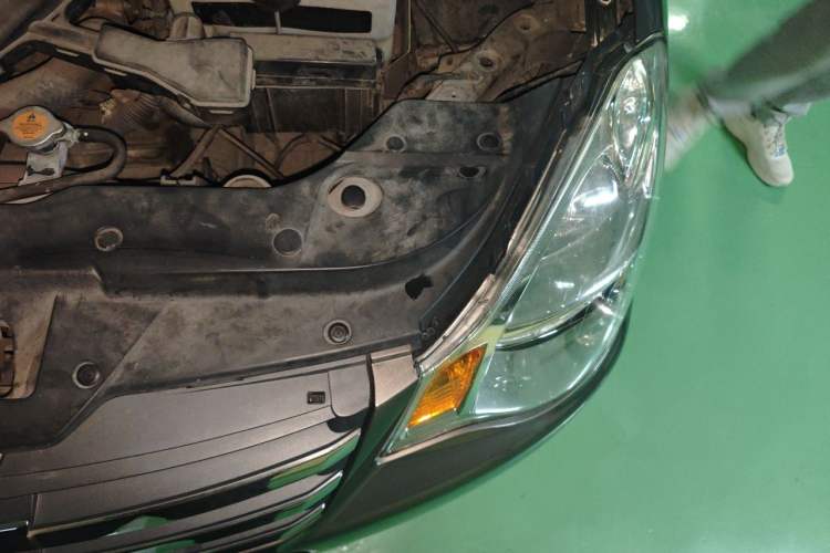 Used Nissan Sylphy 2009 1.6XL Automatic Luxury Sunroof Edition Engine Bay Left