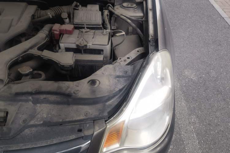 Used Nissan Sylphy 2009 1.6 XL Manual Luxury Sunroof Edition Engine Bay Left
