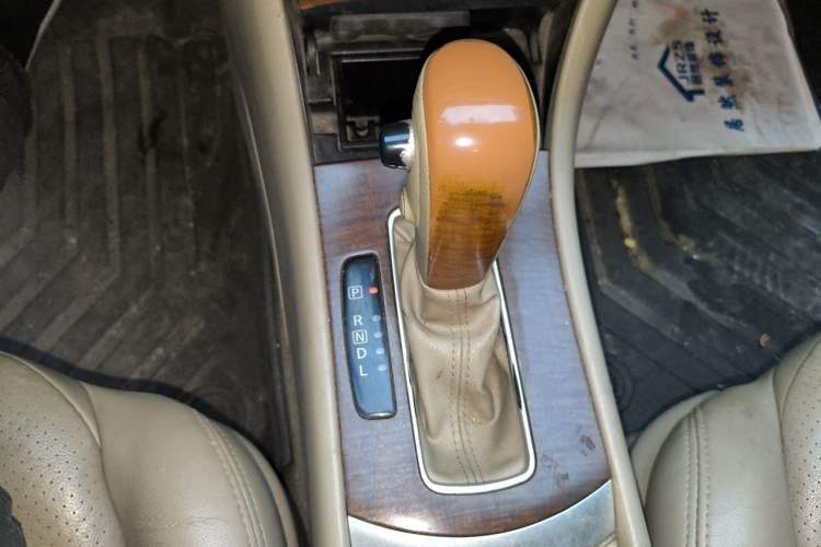 Used Nissan Sylphy 2009 2.0XL CVT Luxury Edition Gear Lever