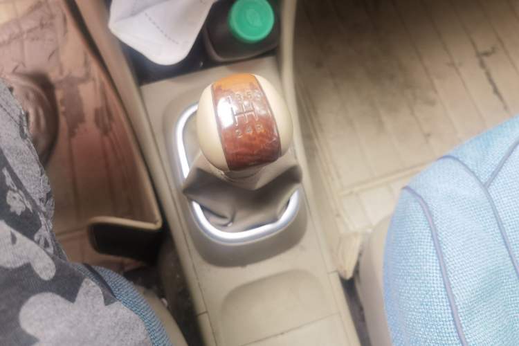 Used Nissan Sylphy 2009 1.6 XL Manual Luxury Sunroof Edition Gear Lever