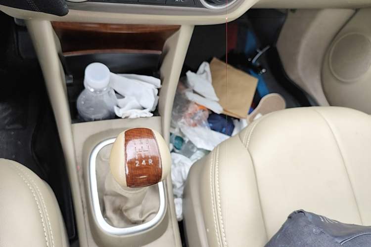 Used Nissan Sylphy 2009 1.6XE Manual Comfort Edition Gear Lever