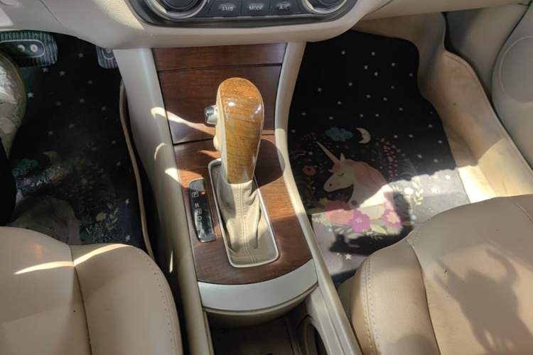 Used Nissan Sylphy 2009 1.6XE Automatic Comfort Edition Gear Lever
