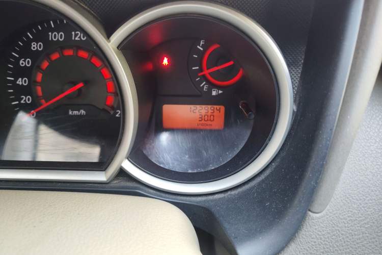 Used Nissan Sylphy 2009 1.6XE Manual Comfort Edition Odometer Close Up