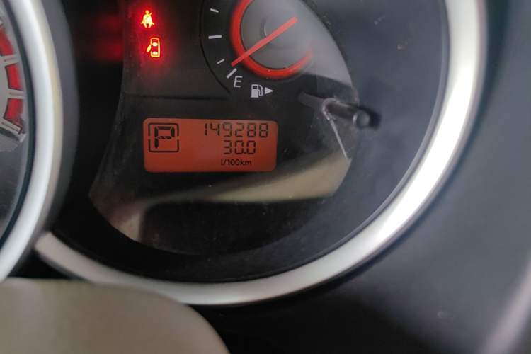 Used Nissan Sylphy 2009 1.6XE Automatic Comfort Edition Odometer Close Up