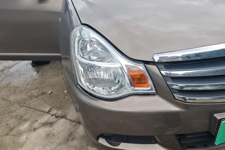 Used Nissan Sylphy 2009 1.6XE Manual Comfort Edition Right Front Headlight