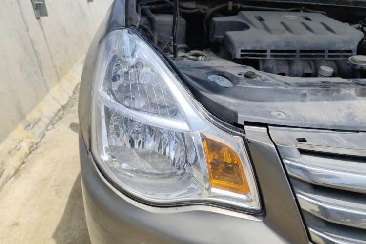 Used Nissan Sylphy 2009 1.6XL Automatic Luxury Sunroof Edition Right Front Headlight