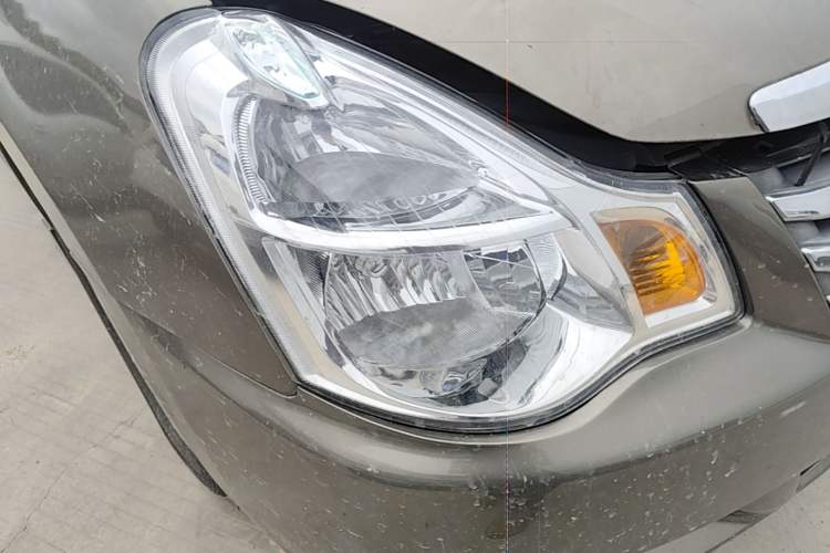 Used Nissan Sylphy 2009 1.6XE Manual Comfort Edition Right Front Headlight