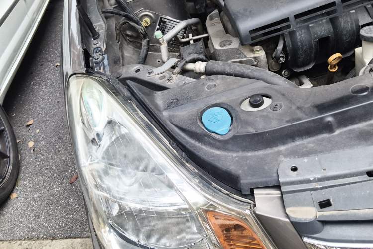 Used Nissan Sylphy 2009 1.6XE Automatic Comfort Edition Right Front Headlight