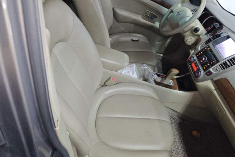 Used Nissan Sylphy 2009 1.6XL Automatic Luxury Sunroof Edition Right Front Seat