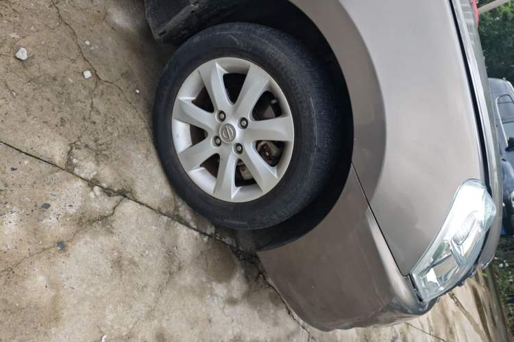Used Nissan Sylphy 2009 1.6XE Manual Comfort Edition Right Front Wheel Hub