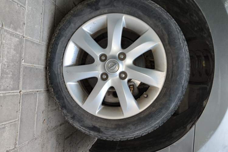 Used Nissan Sylphy 2009 2.0XL CVT Luxury Edition Right Front Wheel Hub